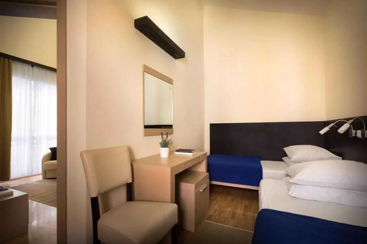 Apartment Aci Marina Cres