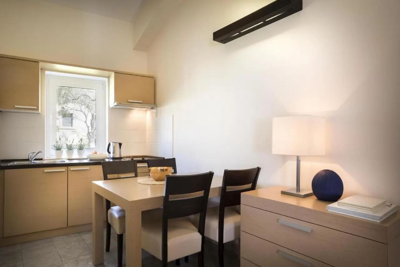 Apartment Aci Marina Cres