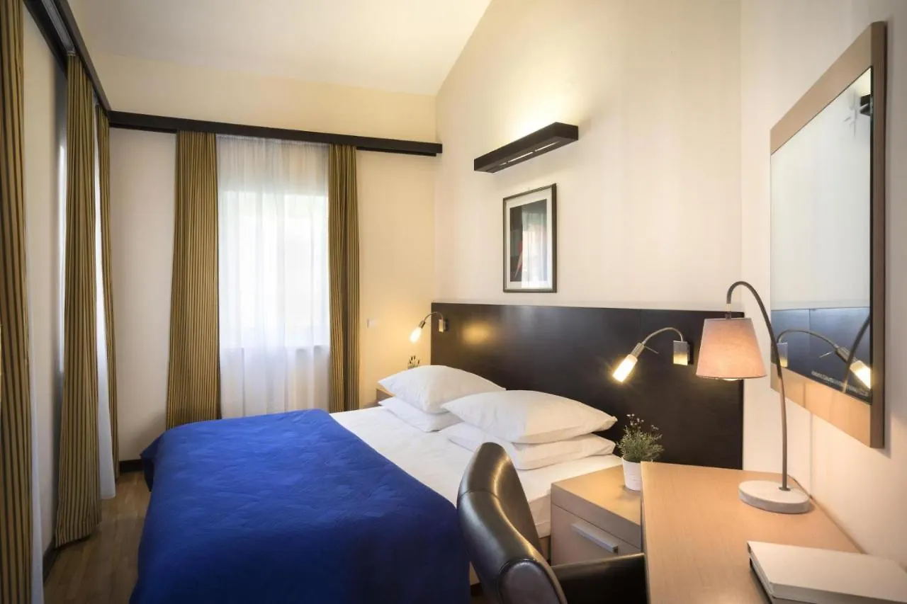 Apartment Aci Marina Cres 0*,