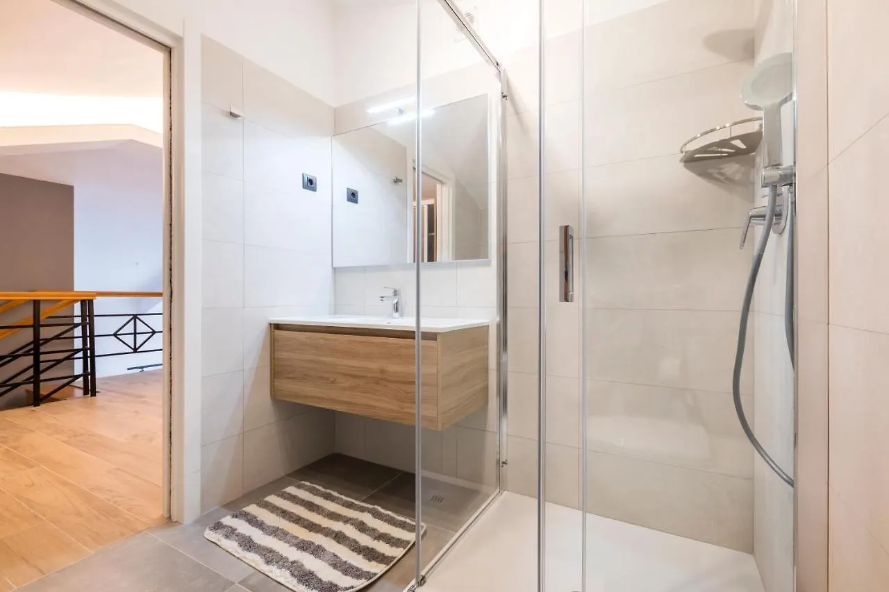 Apartment Aci Marina Cres