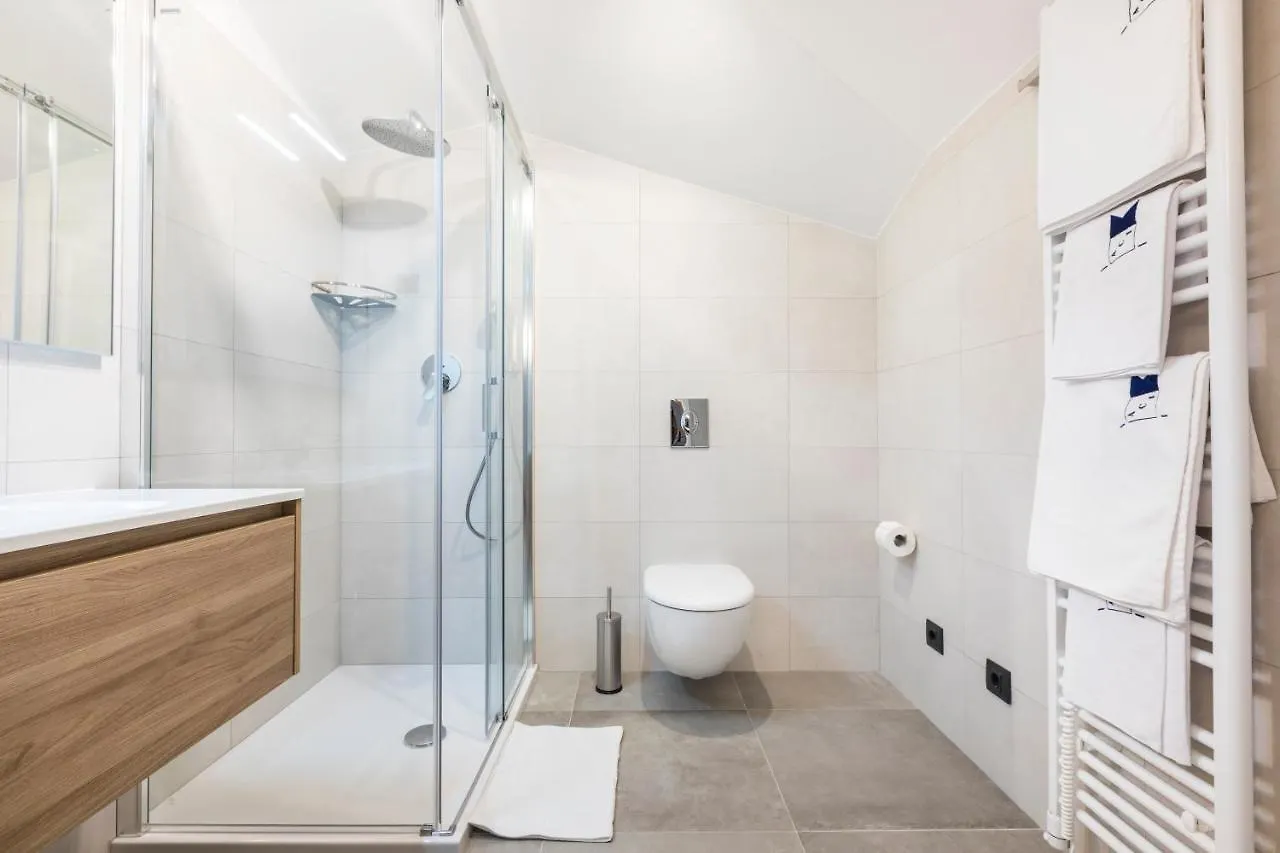 Apartment Aci Marina Cres