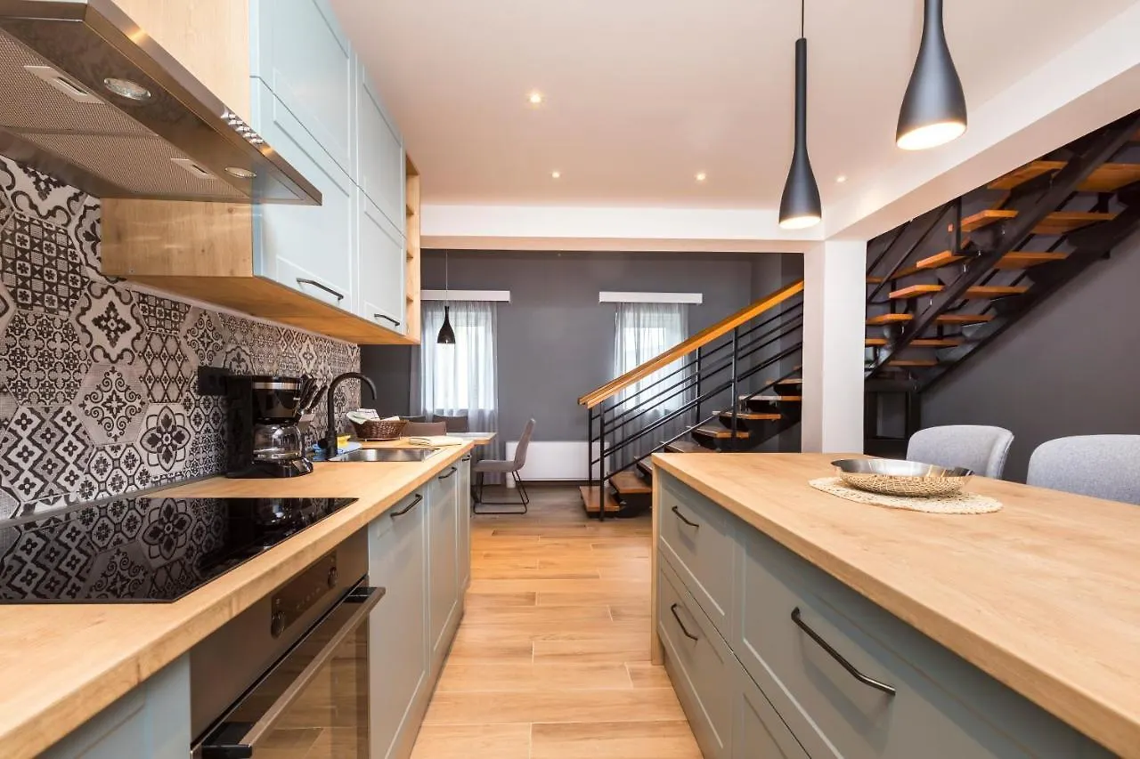 Apartment Aci Marina Cres