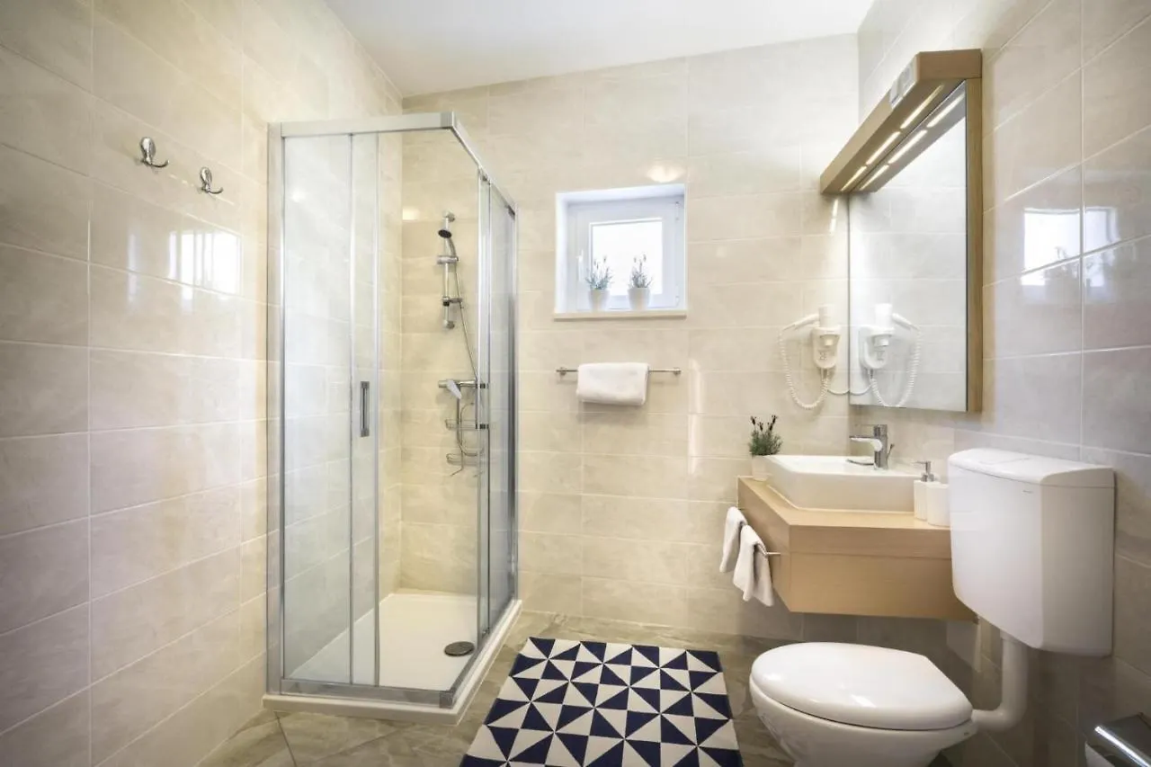 Apartment Aci Marina Cres